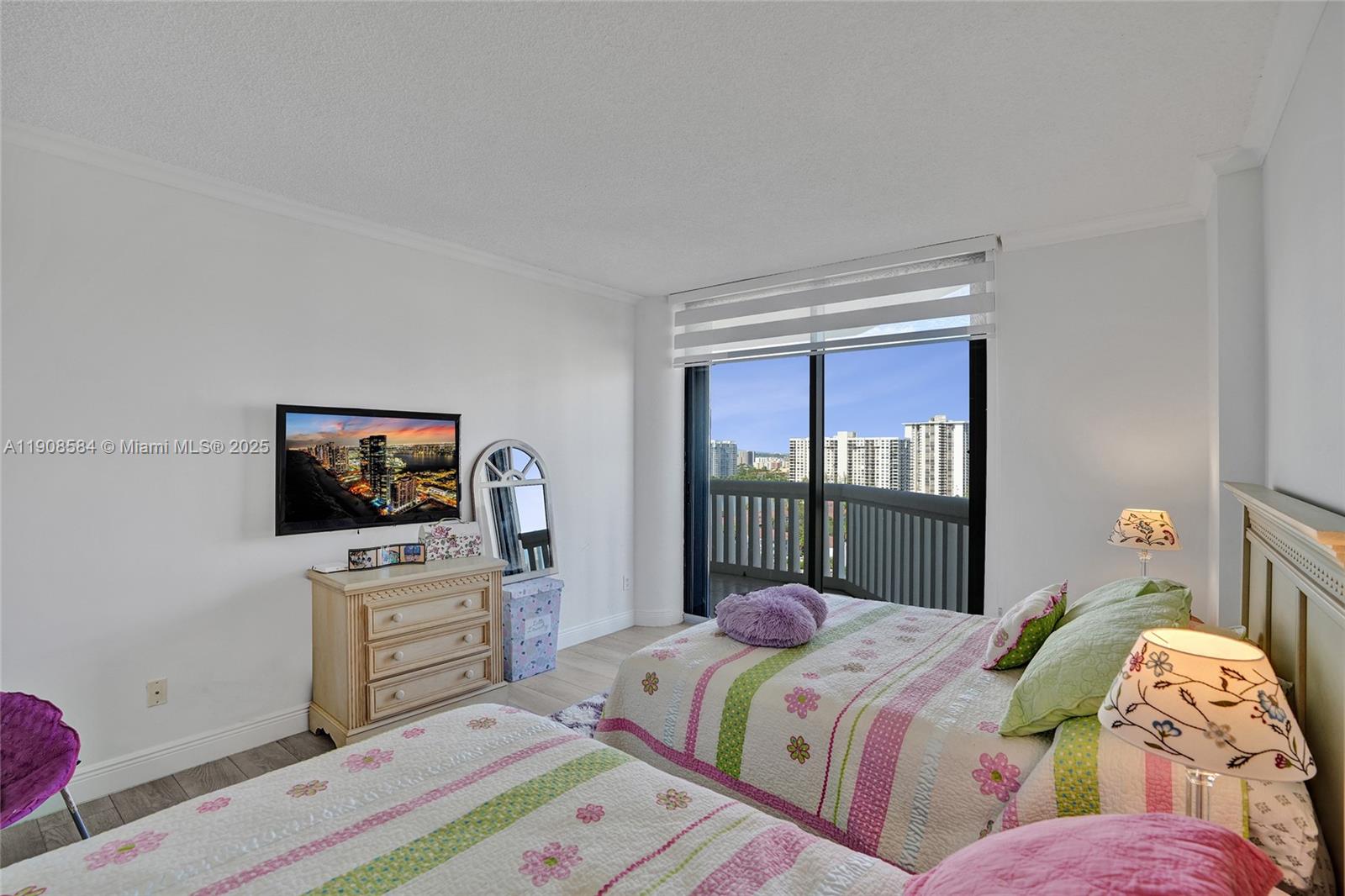 2000 Island Boulevard, Unit 1710 Aventura, FL 33160 - Photo 27 of 39