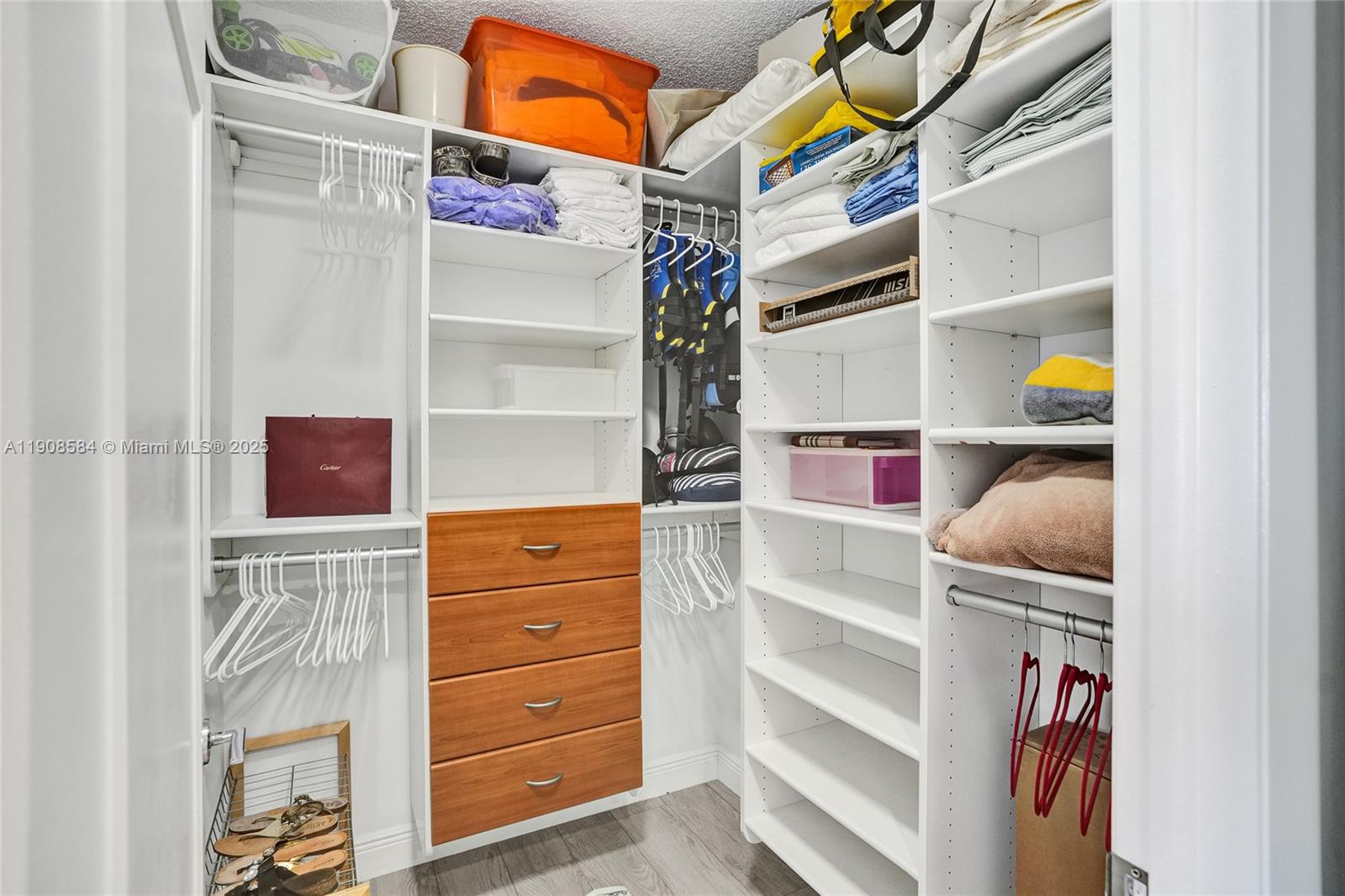 2000 Island Boulevard, Unit 1710 Aventura, FL 33160 - Photo 28 of 39