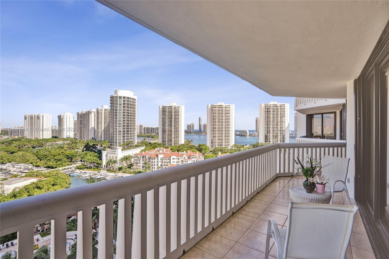 2000 Island Boulevard, Unit 1710 Aventura, FL 33160 - Photo 34 of 39