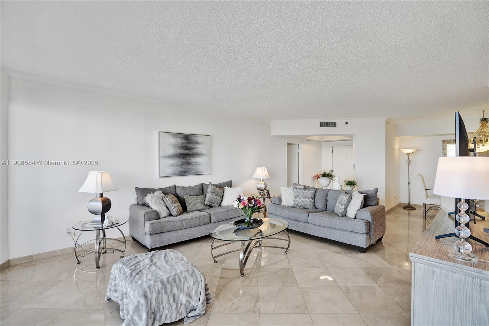 2000 Island Boulevard, Unit 1710 Aventura, FL 33160 - Photo 6 of 39