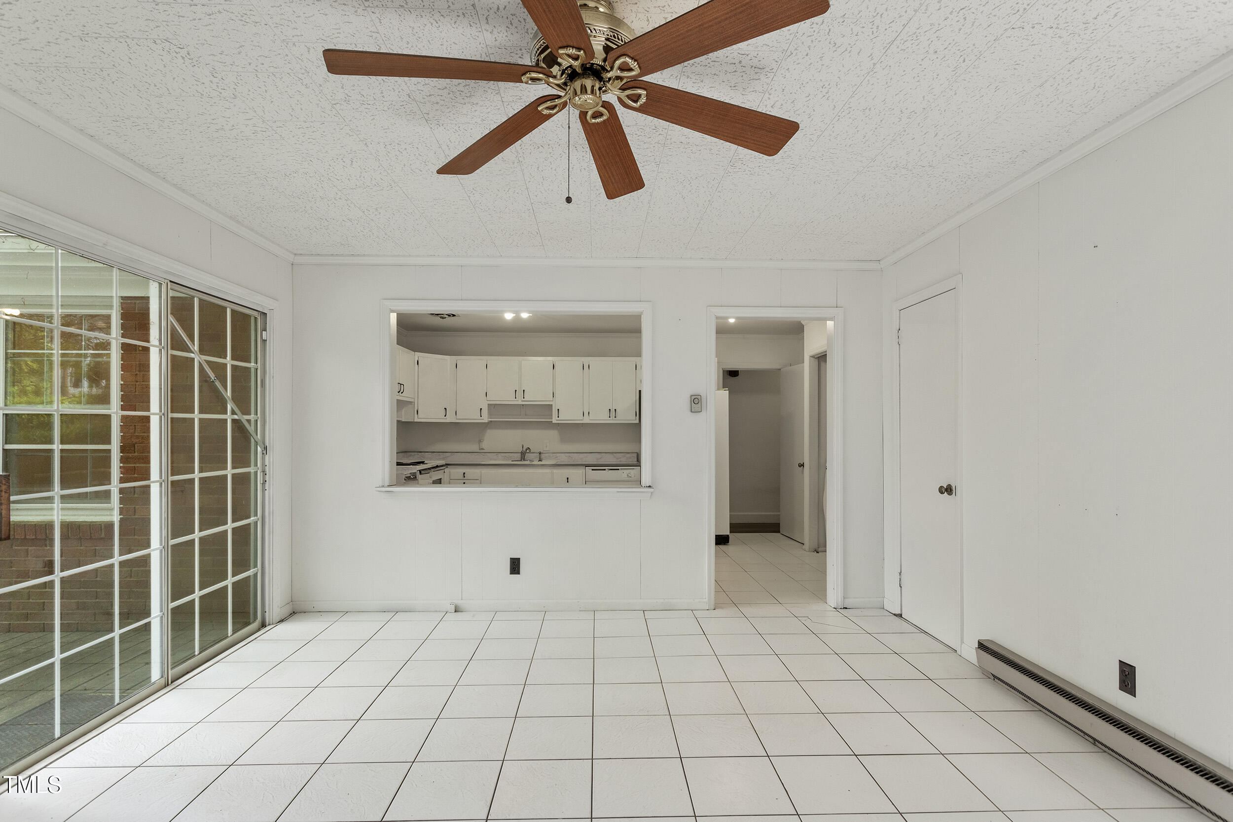 611 Beaver Dam Road Raleigh, NC 27607 - Photo 15 of 36 a view of an empty room and window
