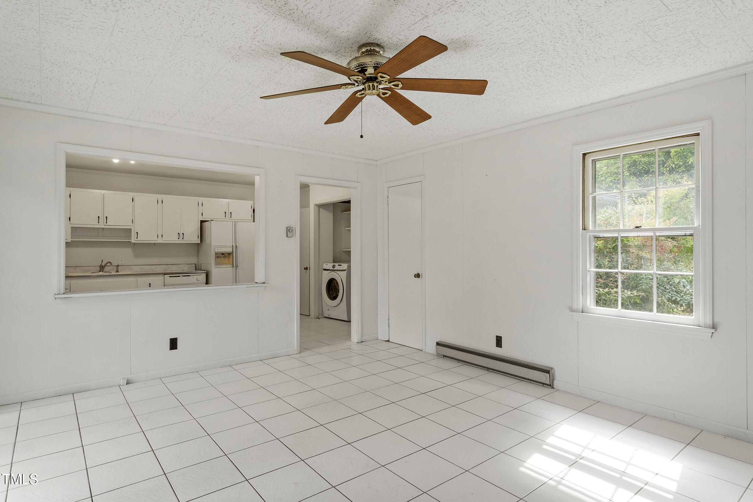 611 Beaver Dam Road Raleigh, NC 27607 - Photo 16 of 36 a view of an empty room with a window