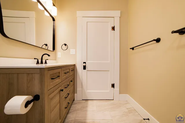 $325,000 | 107 South Missouri Street, Alma, KS 66401