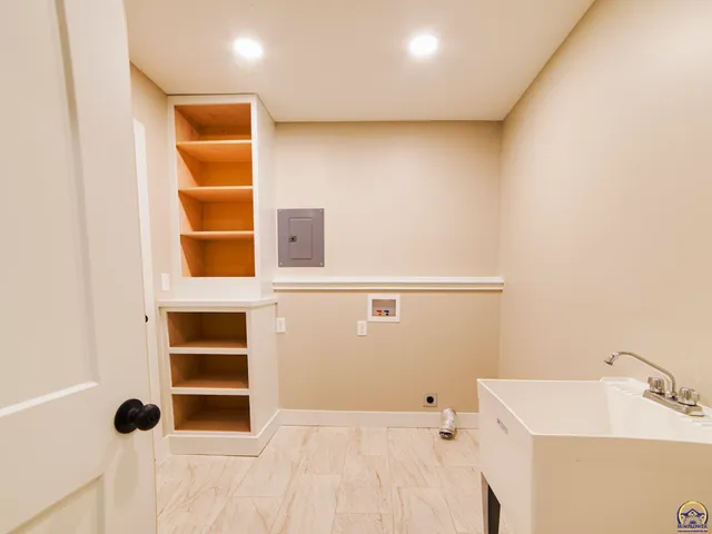 $325,000 | 107 South Missouri Street, Alma, KS 66401