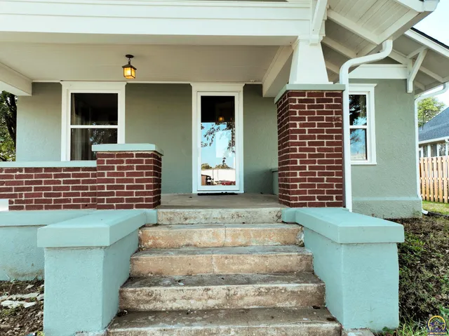 $325,000 | 107 South Missouri Street, Alma, KS 66401