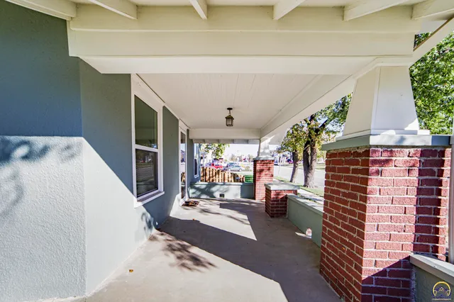 $325,000 | 107 South Missouri Street, Alma, KS 66401