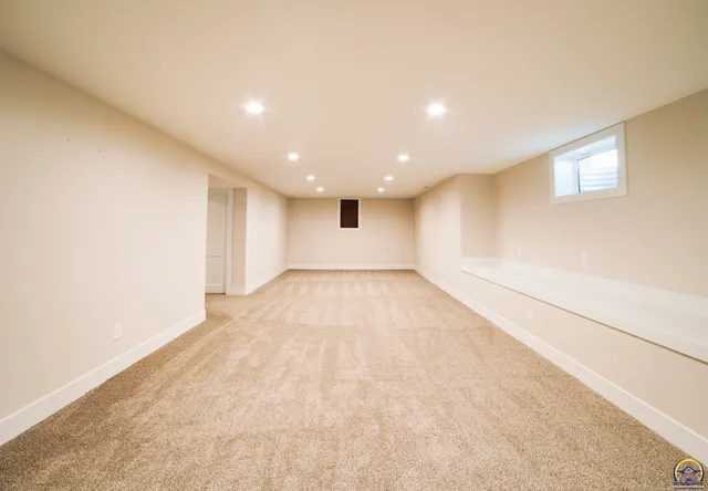 $325,000 | 107 South Missouri Street, Alma, KS 66401