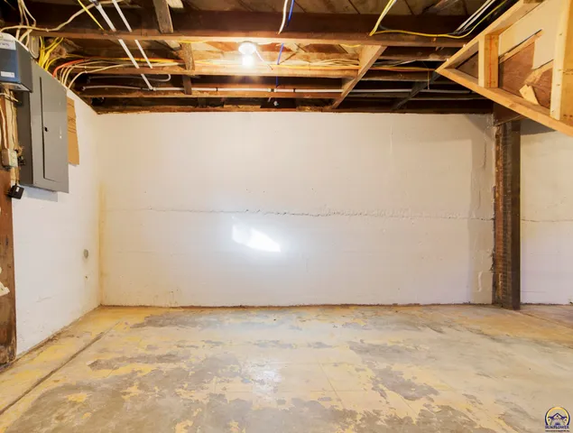 $325,000 | 107 South Missouri Street, Alma, KS 66401