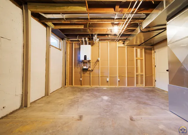 $325,000 | 107 South Missouri Street, Alma, KS 66401