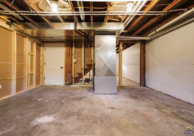 $325,000 | 107 South Missouri Street, Alma, KS 66401