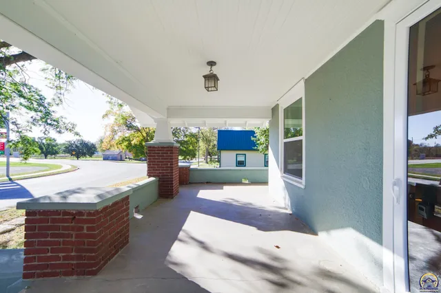 $325,000 | 107 South Missouri Street, Alma, KS 66401