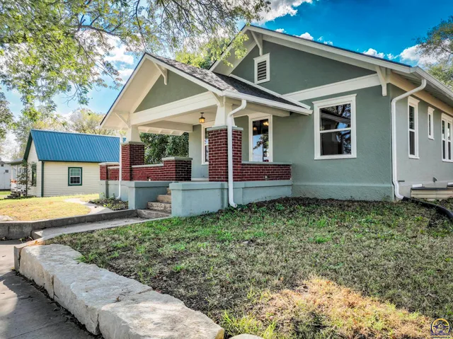 $325,000 | 107 South Missouri Street, Alma, KS 66401