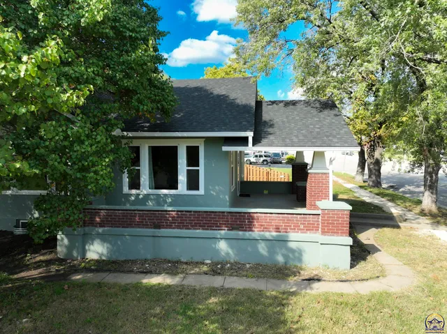 $325,000 | 107 South Missouri Street, Alma, KS 66401