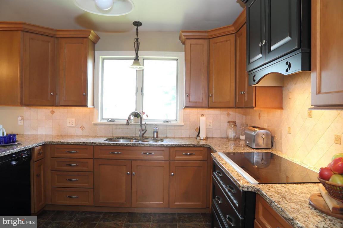 3705 East Newport Road Gordonville, PA 17529 - Photo 14 of 42