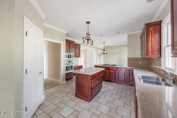 $315,000 | 172 Wyndhurst Drive, Jackson, TN 38305