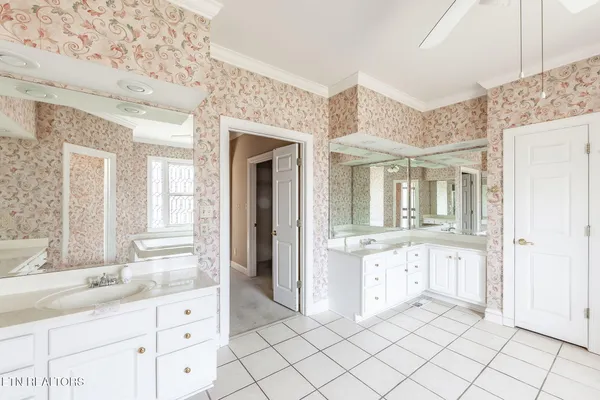 $315,000 | 172 Wyndhurst Drive, Jackson, TN 38305