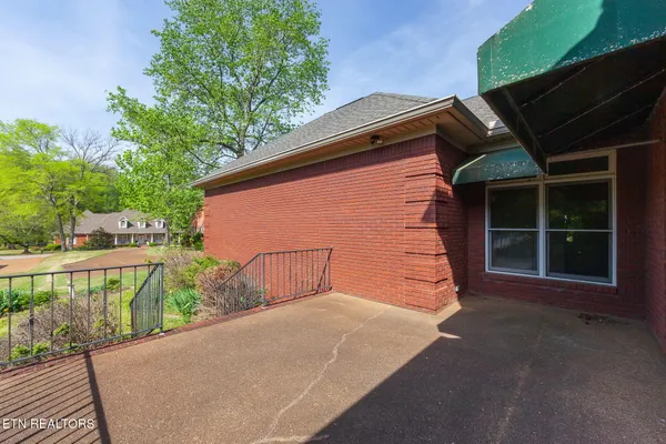 $315,000 | 172 Wyndhurst Drive, Jackson, TN 38305