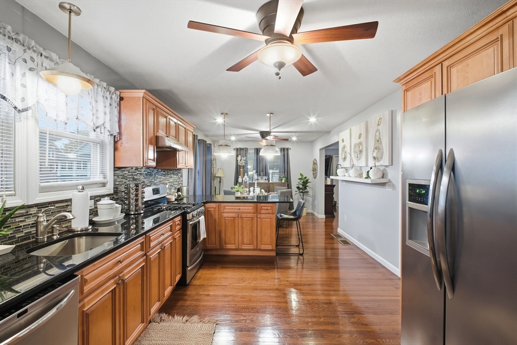 70 Norman Street Springfield, MA 01104 - Photo 5 of 25 Gallery Image 5