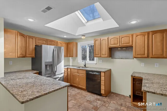 $579,000 | 13 Victoria Lane, Old Lyme, CT 06371