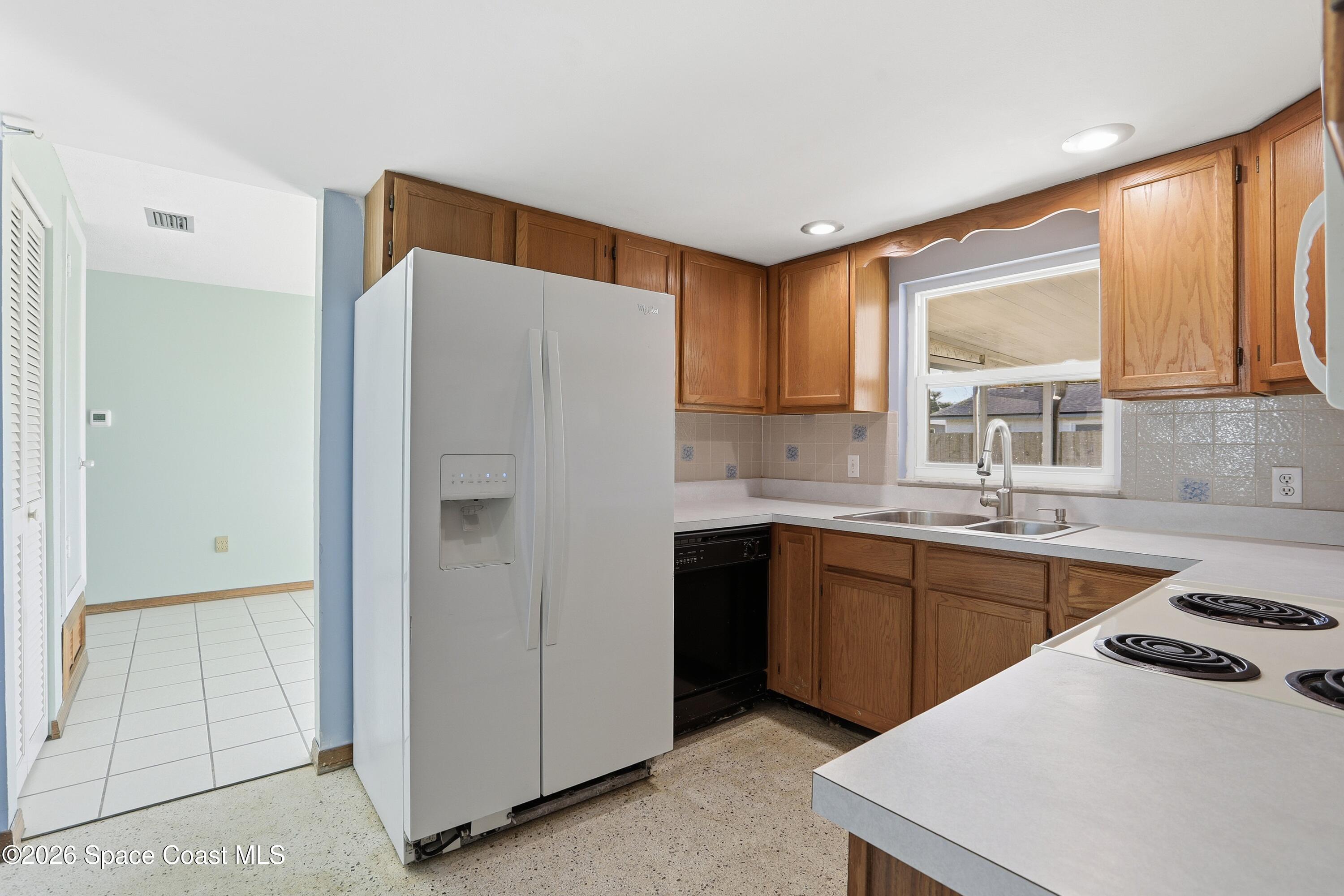 875 Kings Post Road Rockledge, FL 32955 - Photo 11 of 27 Kitchen 3