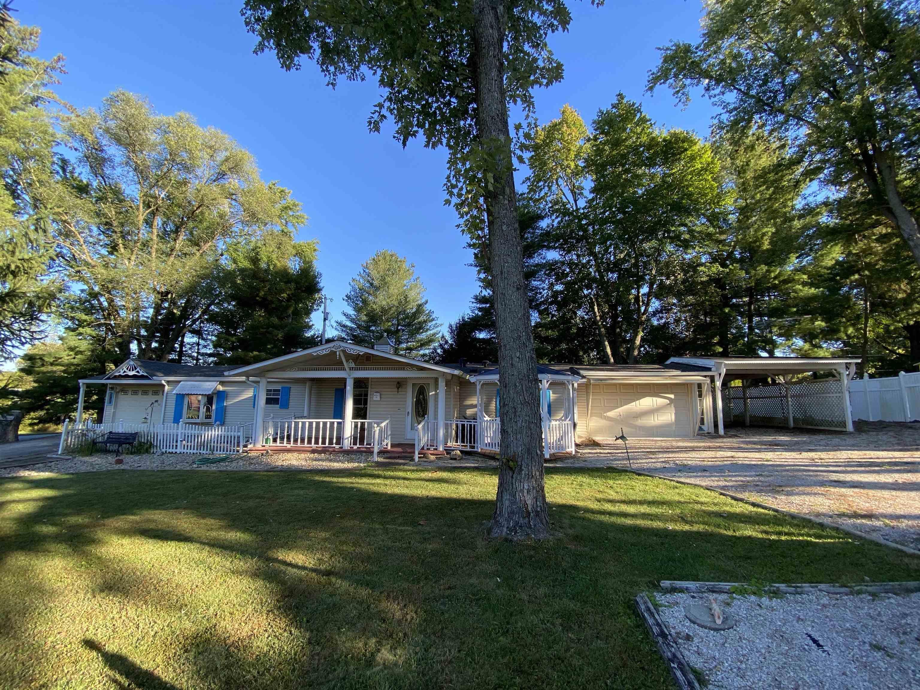 19 Carpenter Drive Mitchell, IN 47446 - Photo 2 of 36