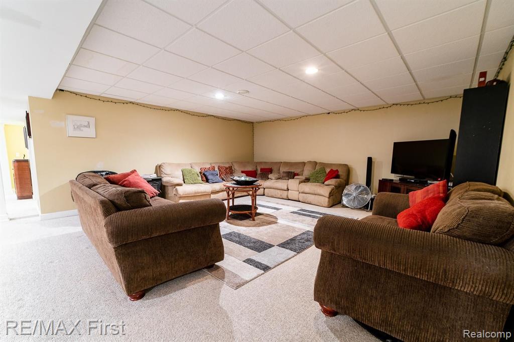 4393 Southacre Lane Rochester, MI 48306 - Photo 36 of 46