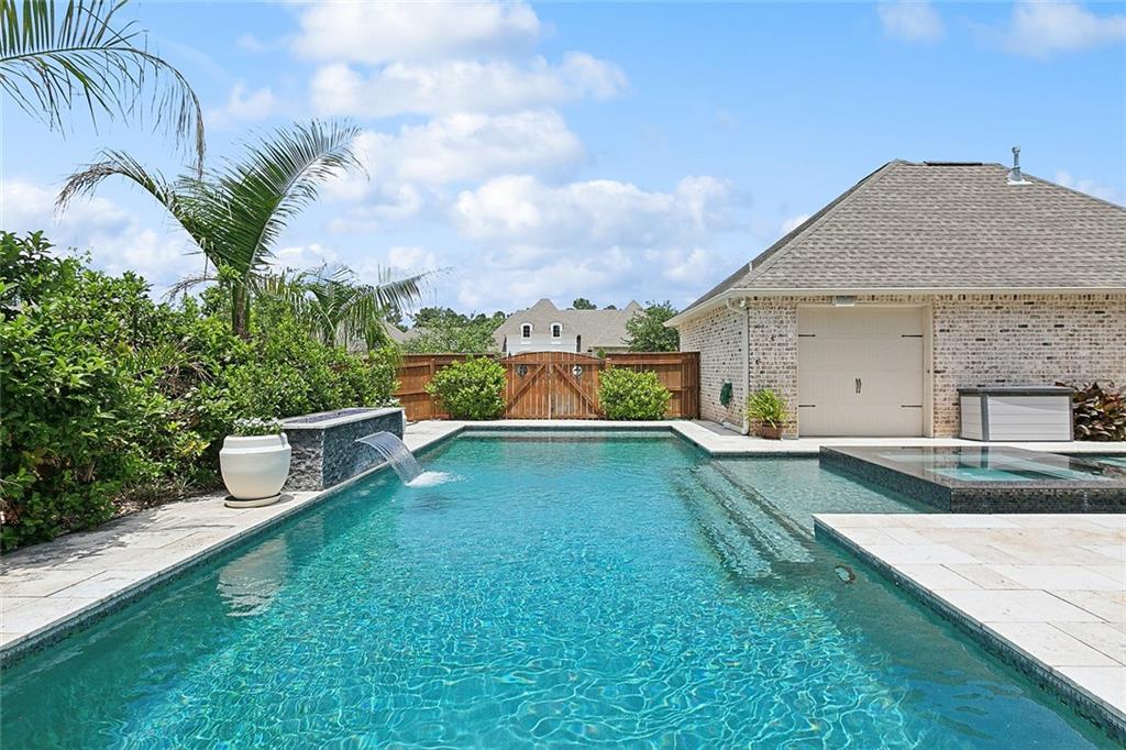 329 Rue St. Emilion Covington, LA 70433 - Photo 3 of 25 Gallery Image 3