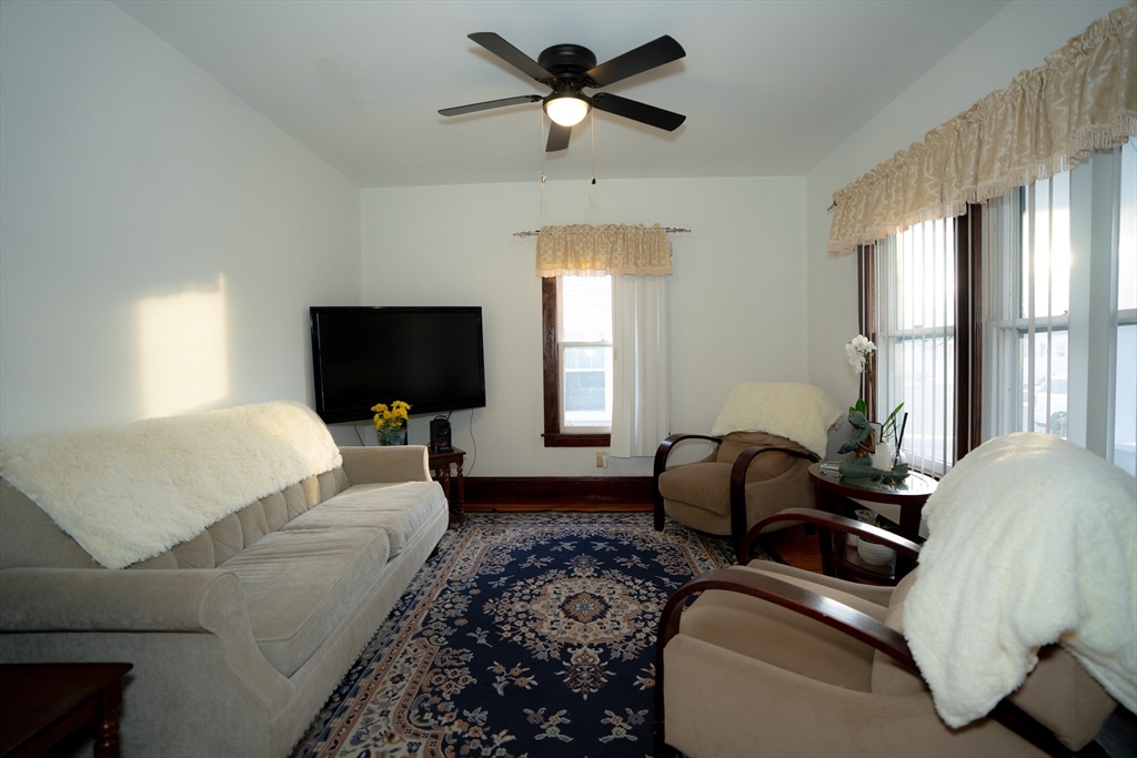 23 Wildermere Street Chicopee, MA 01020 - Photo 12 of 31