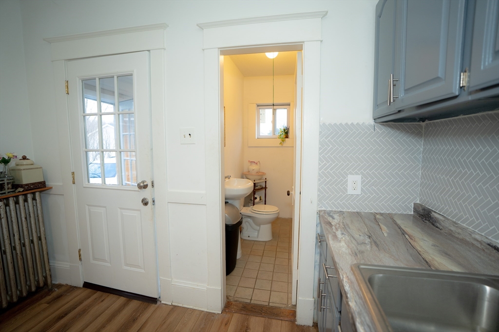 23 Wildermere Street Chicopee, MA 01020 - Photo 17 of 31