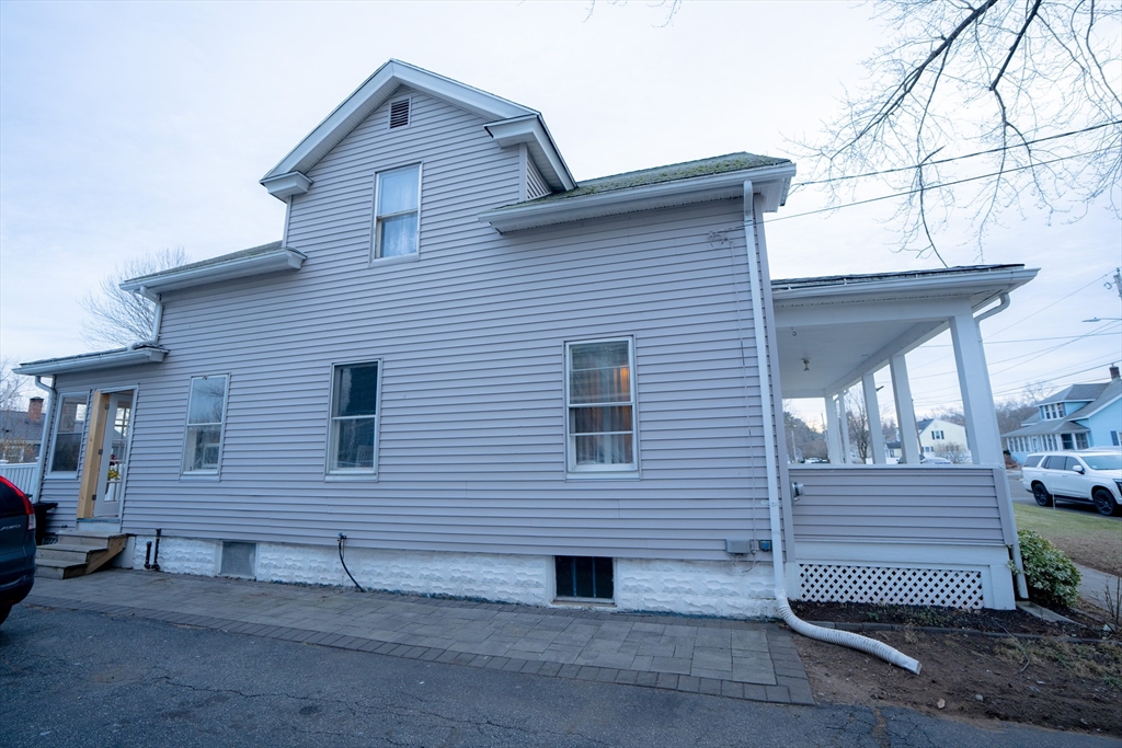 23 Wildermere Street Chicopee, MA 01020 - Photo 3 of 31