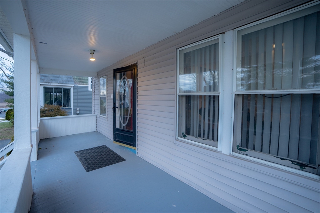 23 Wildermere Street Chicopee, MA 01020 - Photo 4 of 31