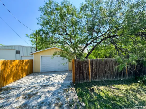 $199,000 | 556 Fairway Circle, Brackettville, TX 78832