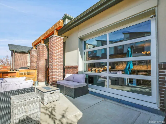 a view of a living room and livingroom with furniture