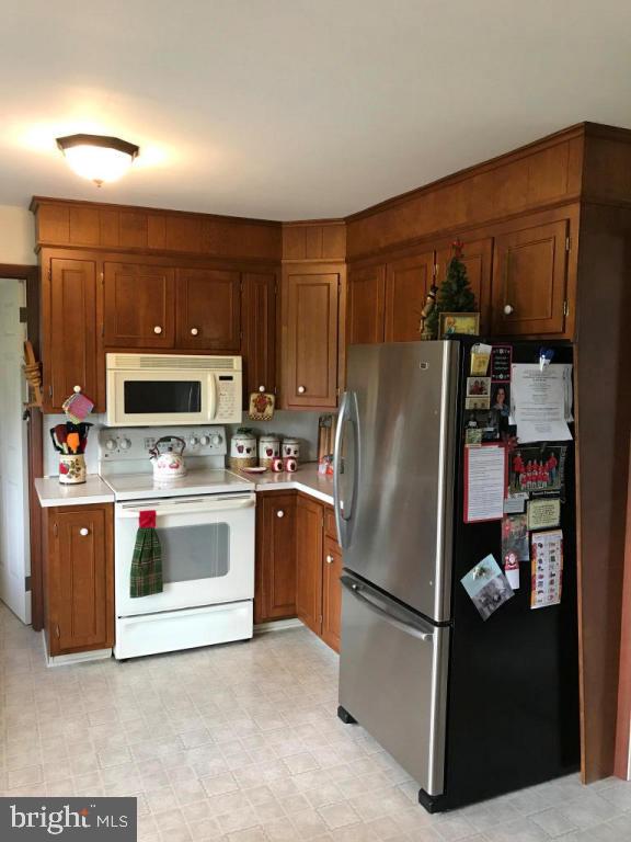 2090 Jarvis Road Lancaster, PA 17601 - Photo 7 of 27 Gallery Image 7
