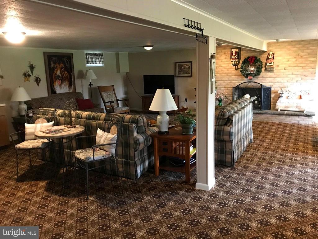 2090 Jarvis Road Lancaster, PA 17601 - Photo 10 of 27 Gallery Image 10