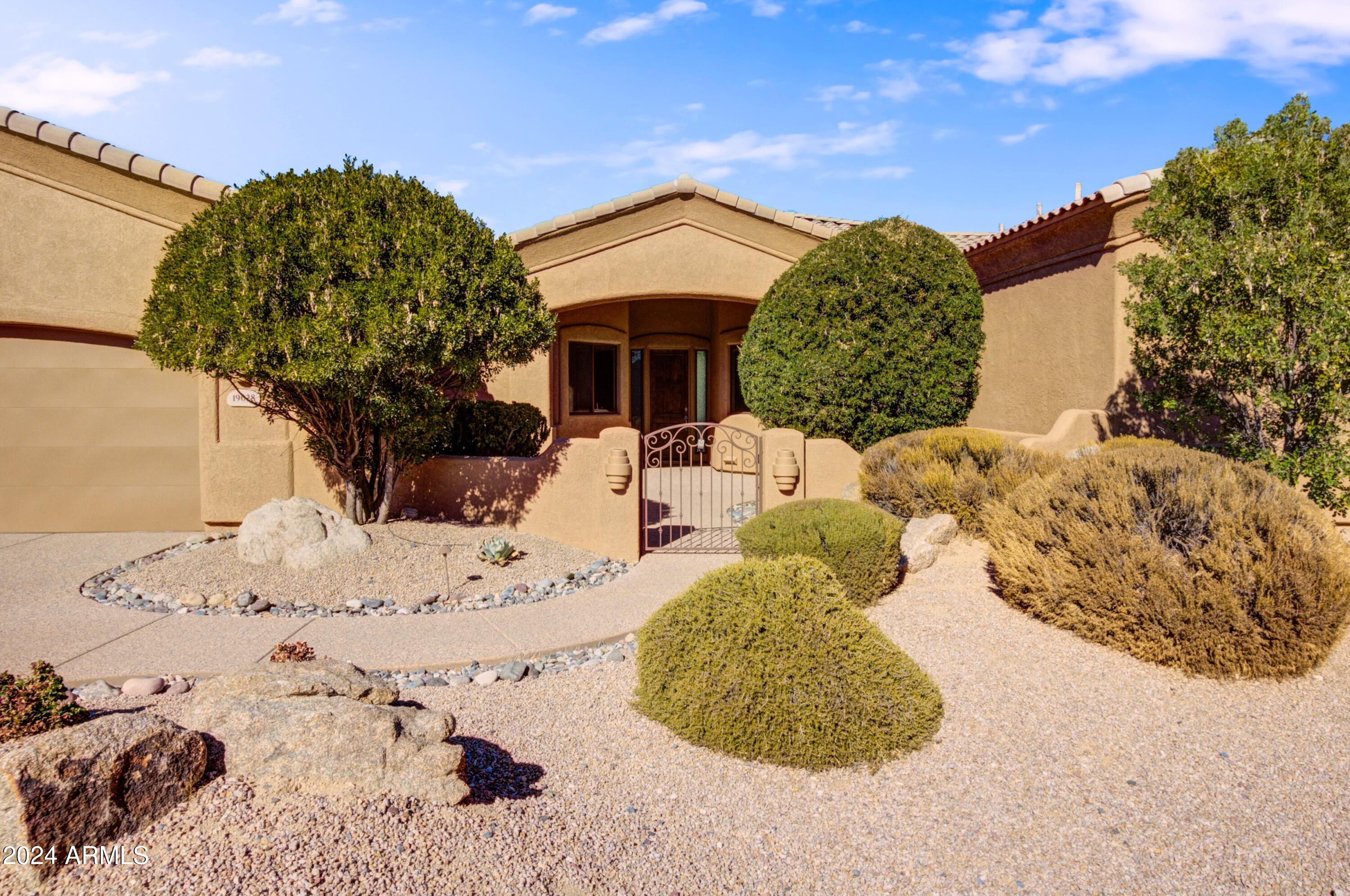 19028 East Picacho Road Rio Verde, AZ 85263 - Photo 3 of 33 003_Front Courtyarrd