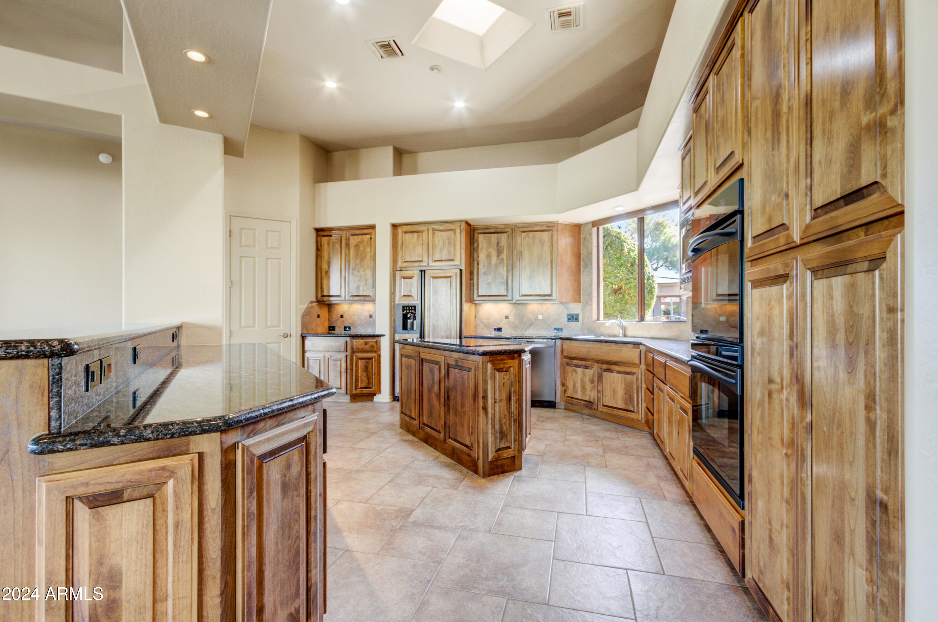 19028 East Picacho Road Rio Verde, AZ 85263 - Photo 8 of 33 008_Kitchen Amenities