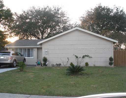 611 Highview Loop Brandon, FL 33510 - Photo 1 of 1 Exterior Front - FRONT-SIDE VIEW