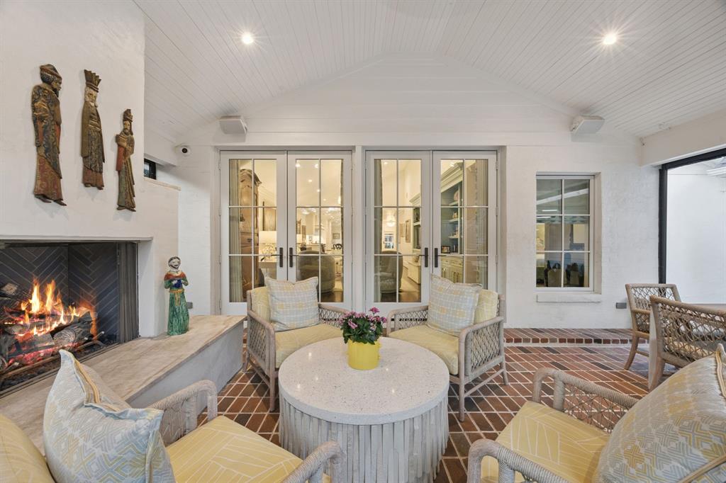 8111 Chadbourne Road Dallas, TX 75209 - Photo 26 of 33