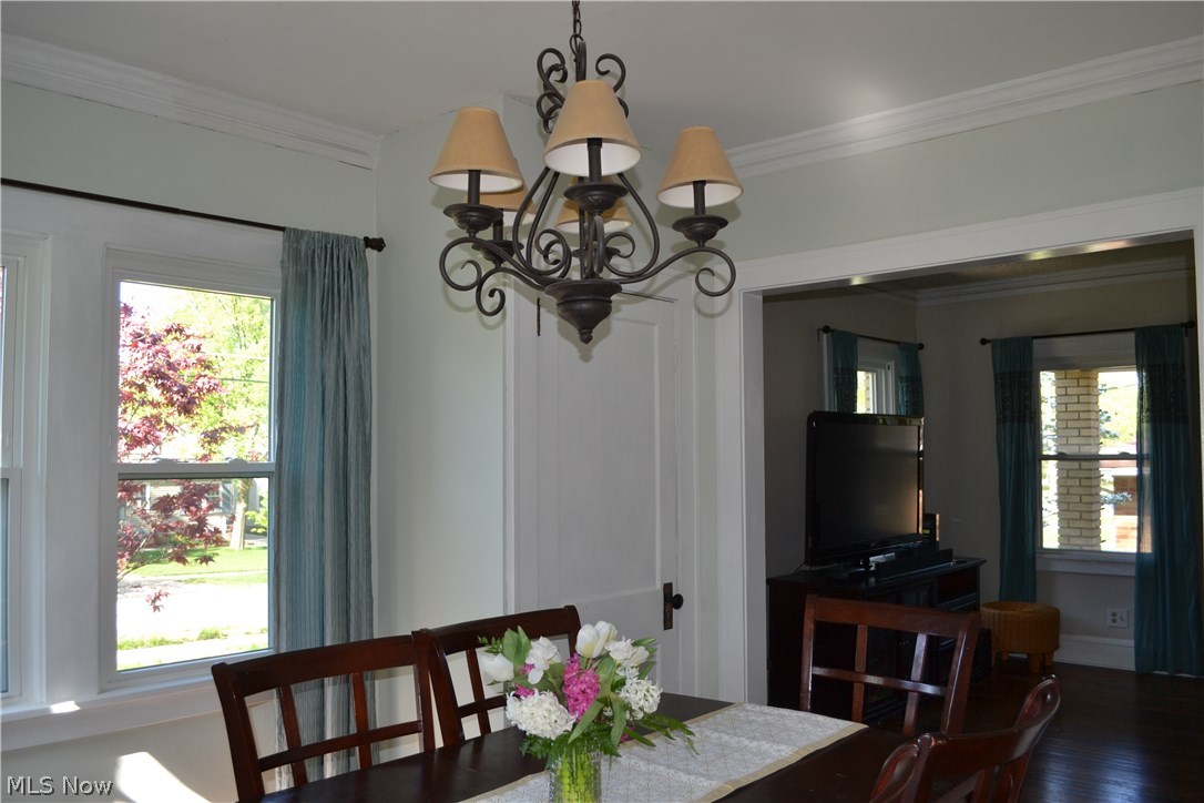 2125 Lorimer Road Cleveland, OH 44134 - Photo 10 of 18 Charming dining room.