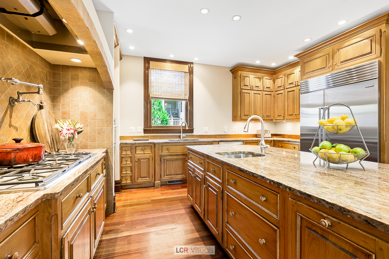 115 Wesley Avenue Oak Park, IL 60302 - Photo 11 of 36