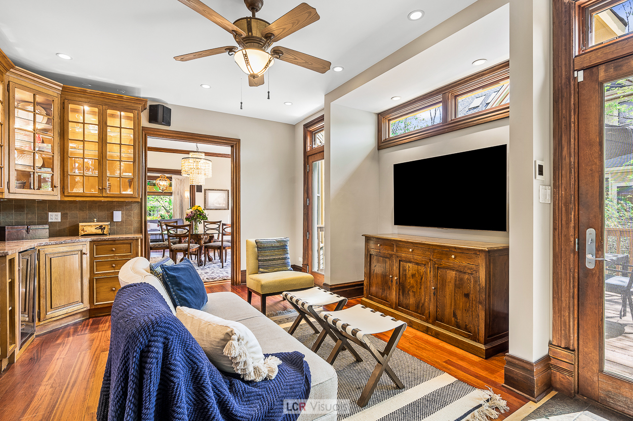 115 Wesley Avenue Oak Park, IL 60302 - Photo 8 of 36