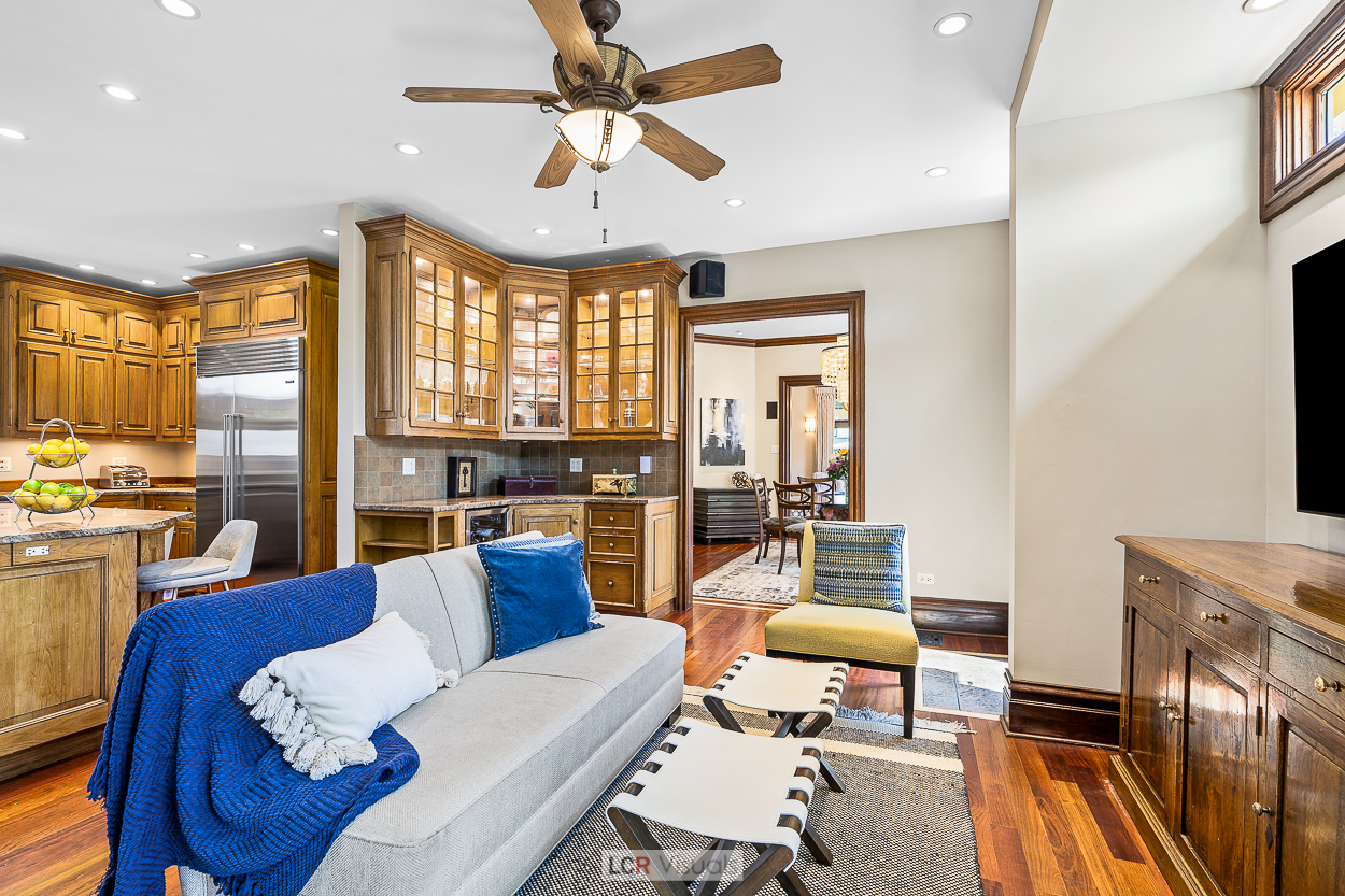 115 Wesley Avenue Oak Park, IL 60302 - Photo 9 of 36