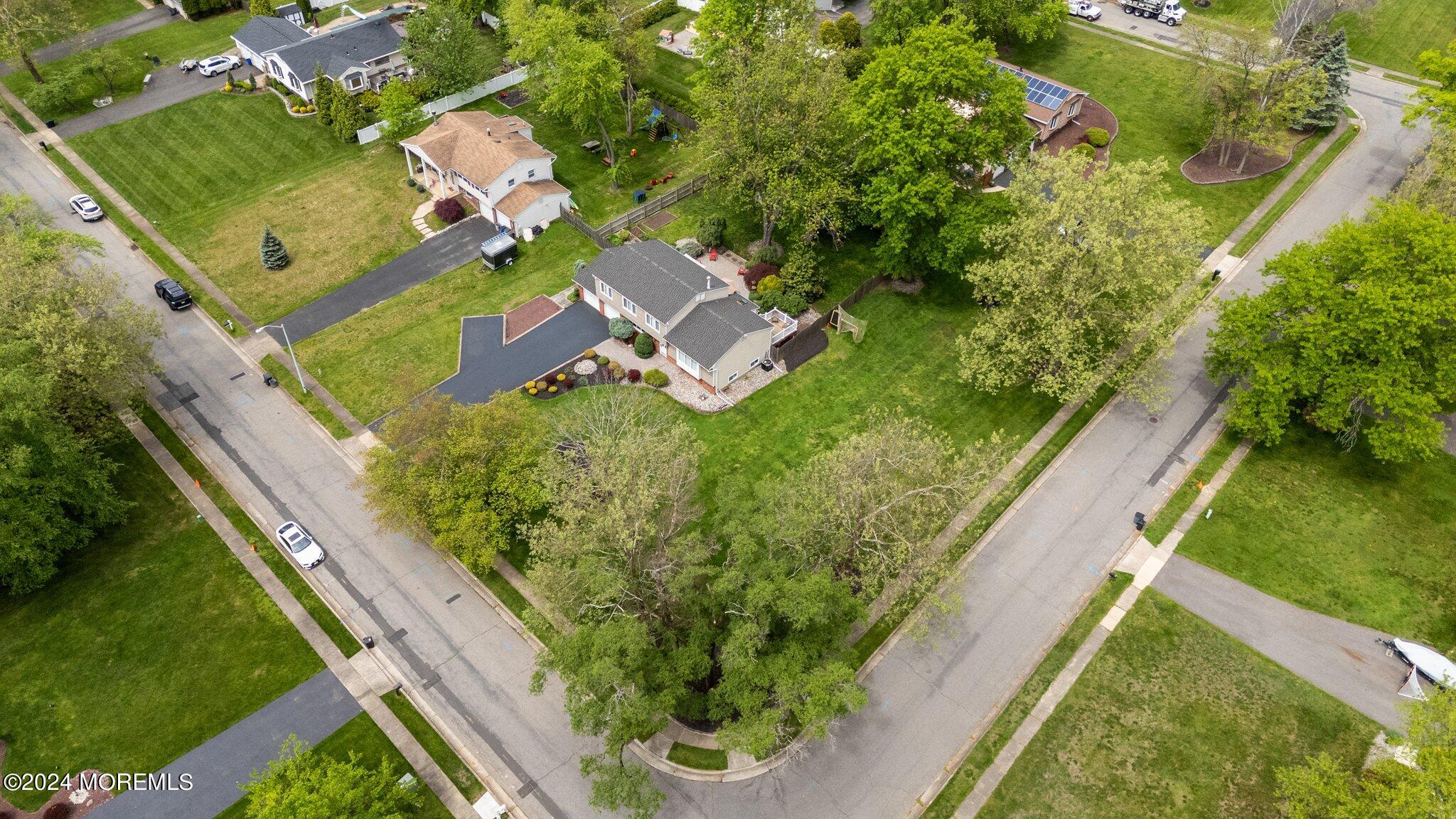 18 Nottingham Road Manalapan, NJ 07726 - Photo 33 of 36 44-web-or-mls-DJI_20240514112704_0887_D