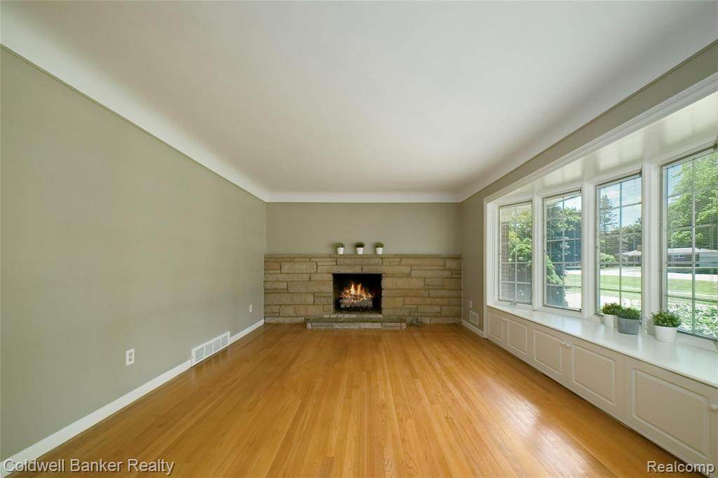 28390 Farmington Road Farmington Hills, MI 48334 - Photo 8 of 37