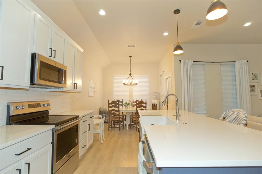 528 Mustang Lane Pilot Point, TX 76258 - Photo 7 of 25