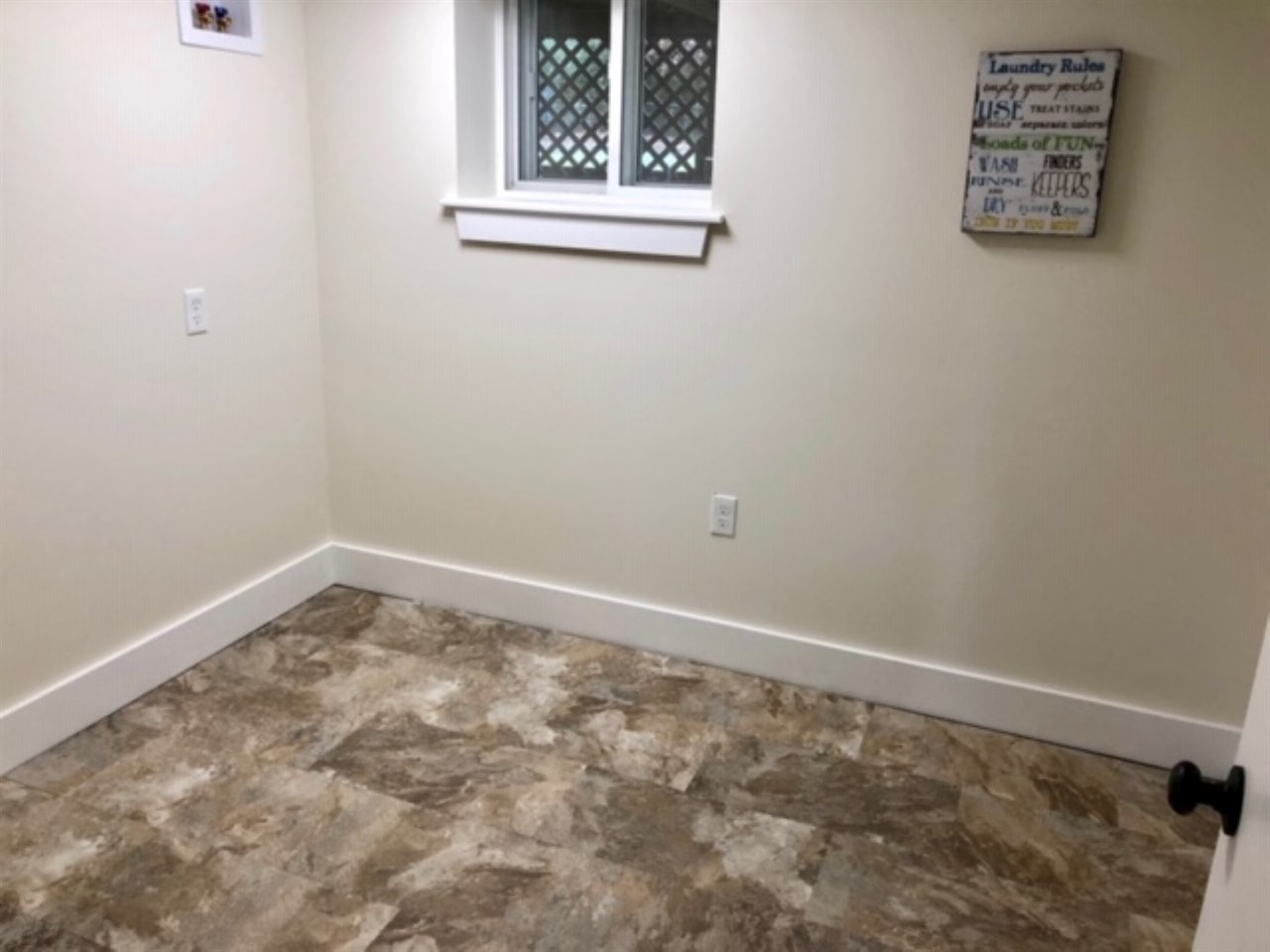 594 South Mammoth Road Manchester, NH 03109 - Photo 13 of 13