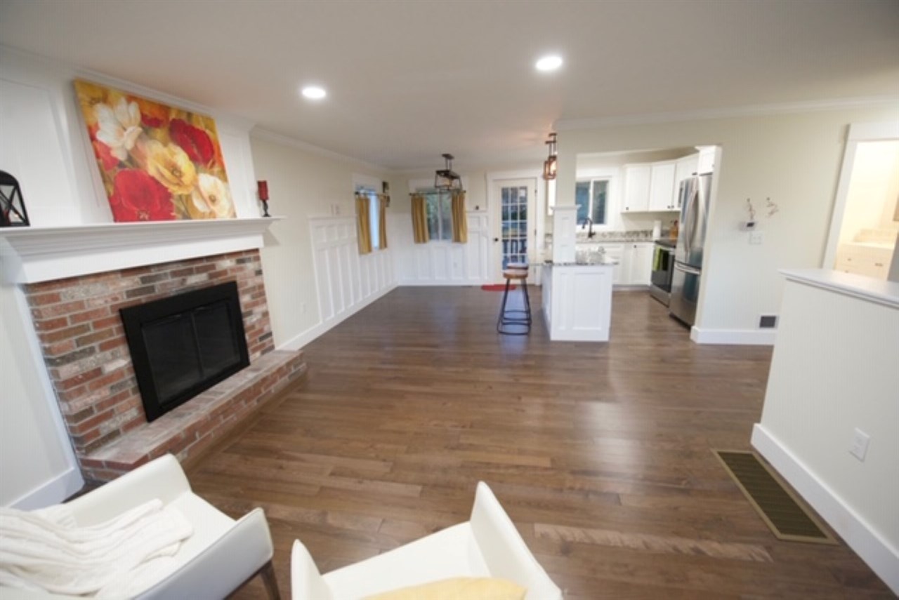 594 South Mammoth Road Manchester, NH 03109 - Photo 3 of 13