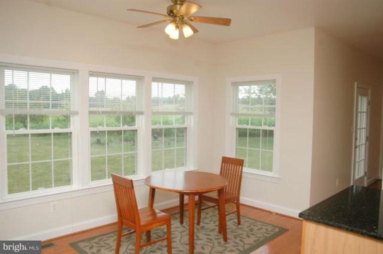 800 Bayard Road Lothian, MD 20711 - Photo 5 of 16 Breakfast Area