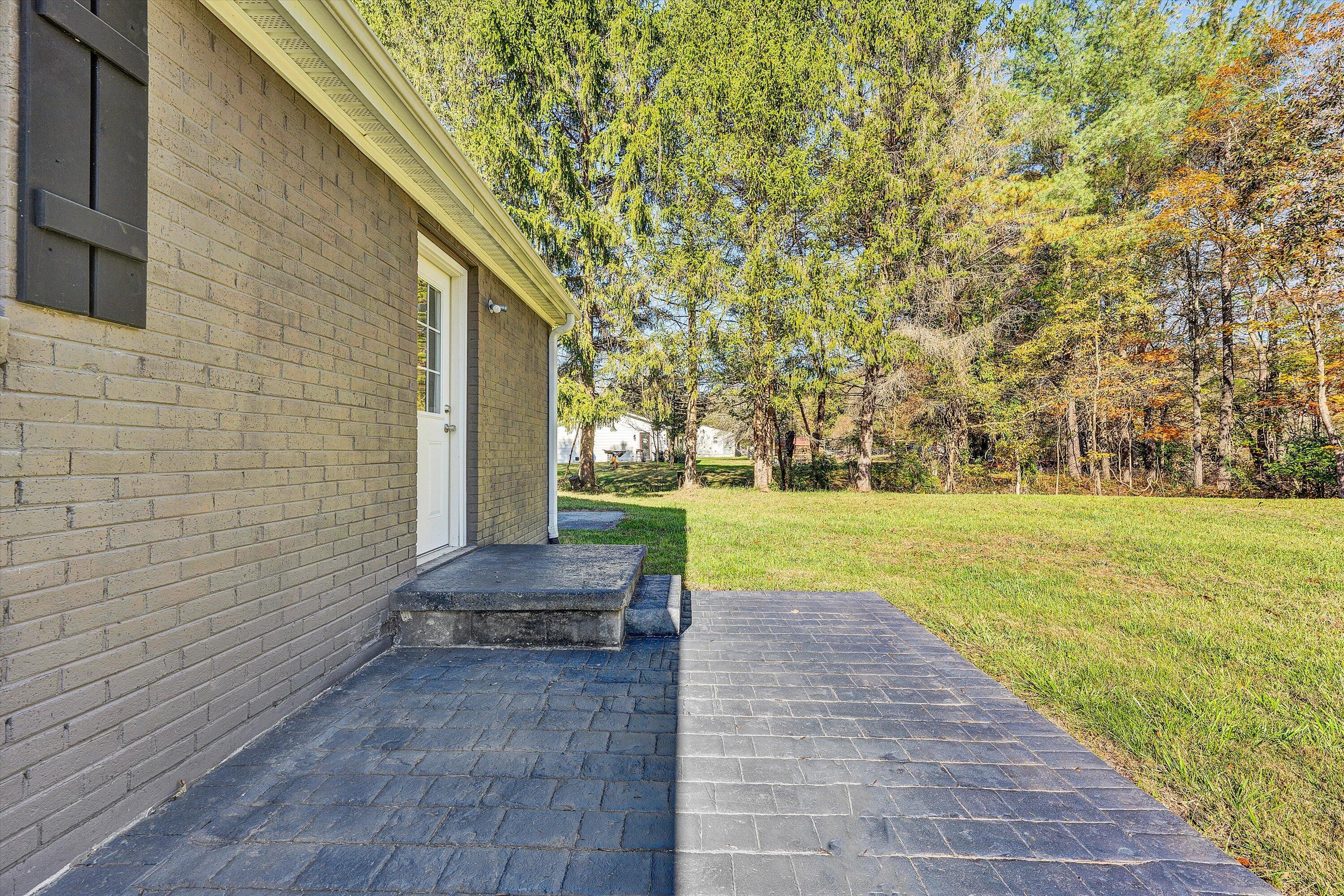 304 Broken Arrow Lane Covington, VA 24426 - Photo 35 of 46 a view of yard